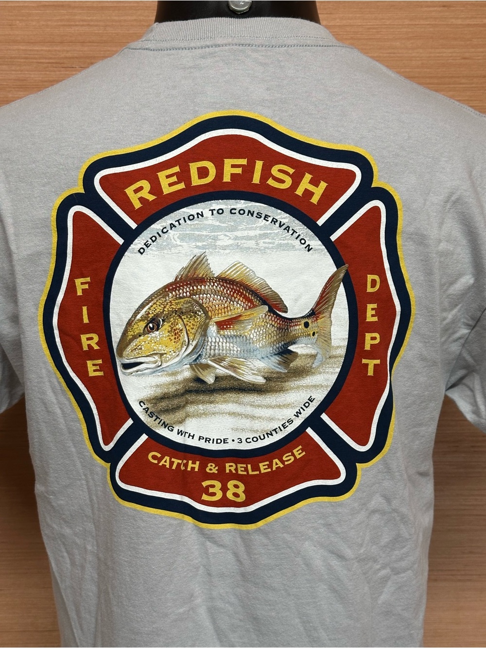 Columbia PFG Redfish Fire Department Catch & Release 38 Gray T-Shirt Size Large